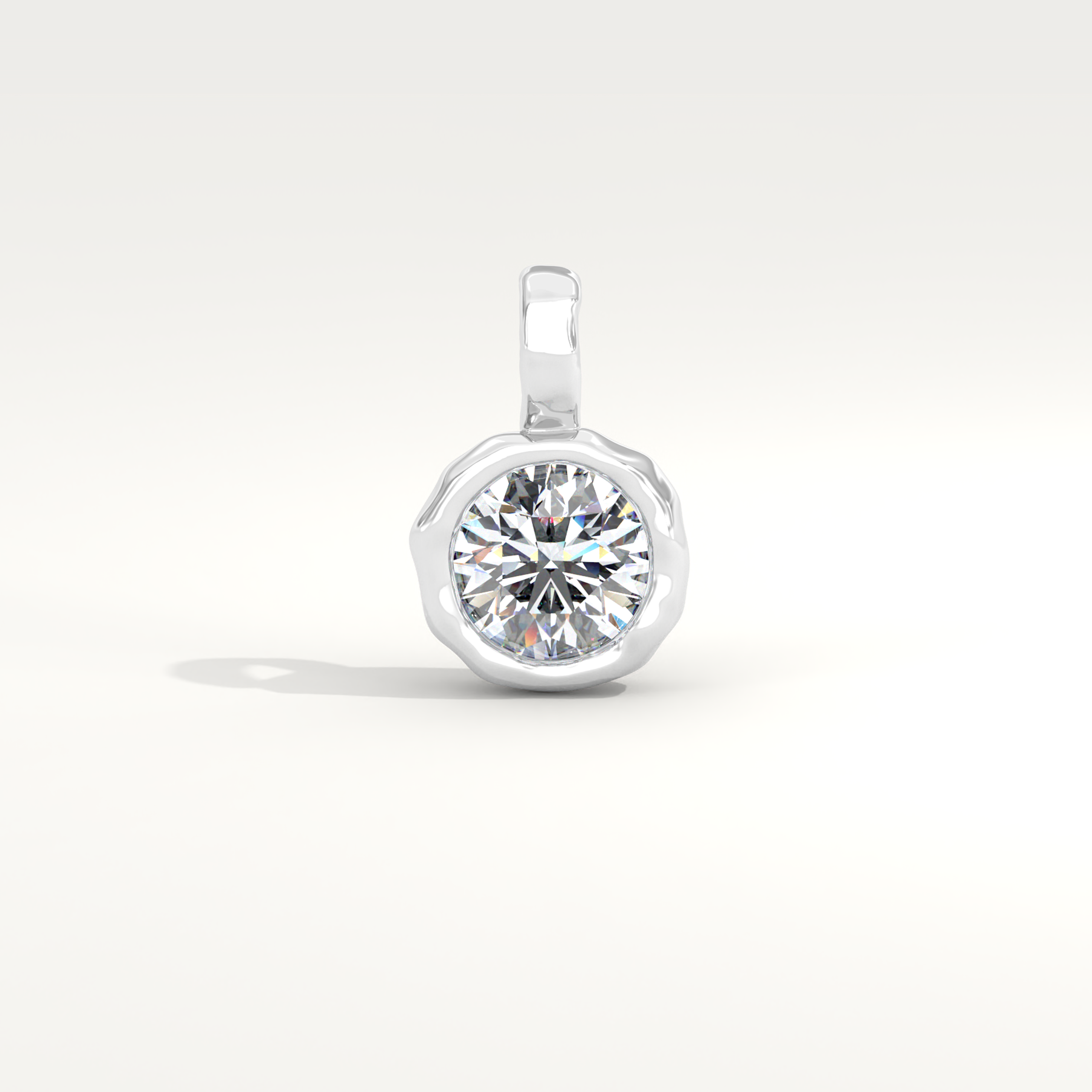 Petite Aurum Pendant in Diamond